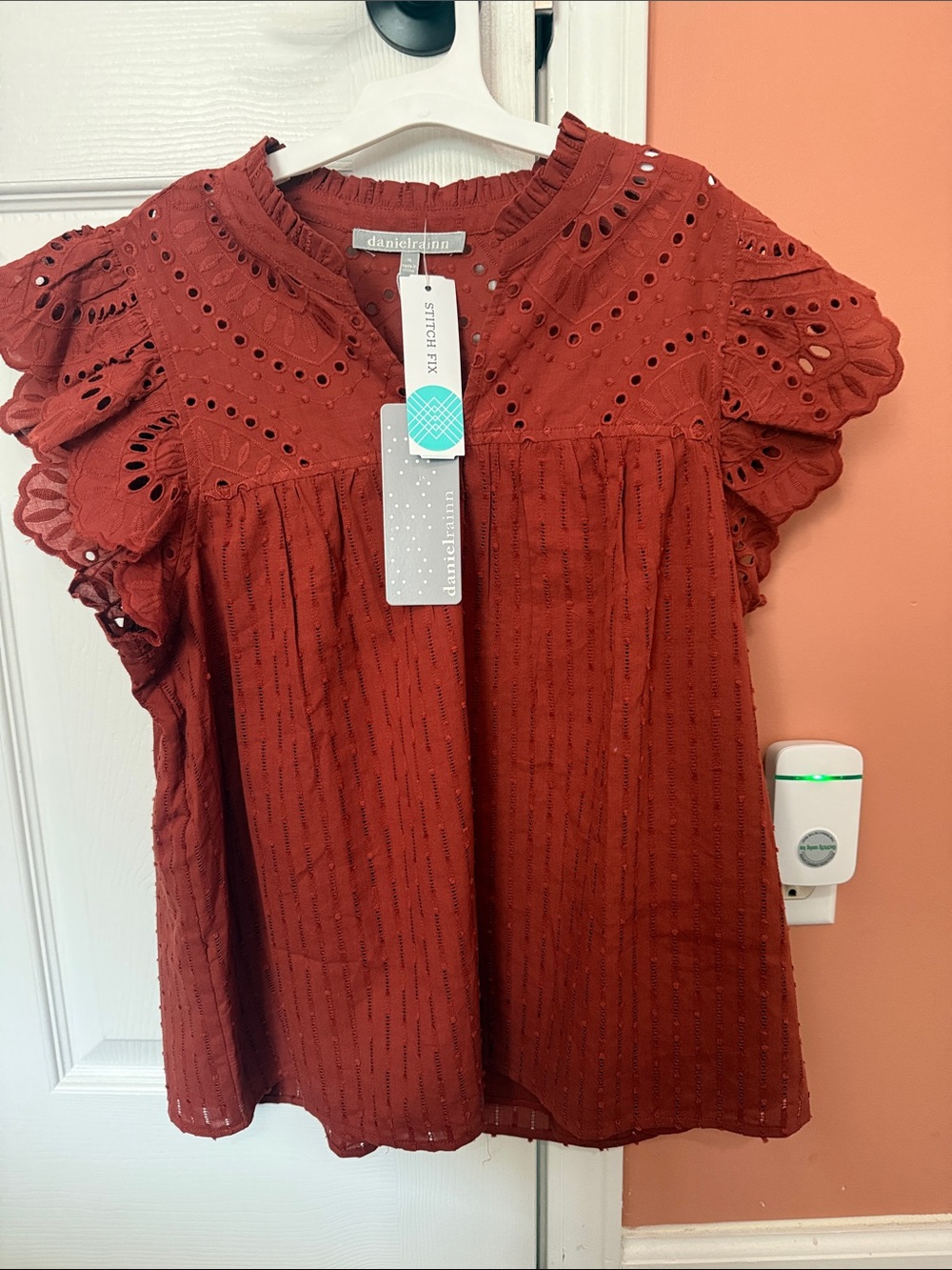 Daniel Rainn rust red eyelet flutter sleeve blouse - Picture 1 of 3